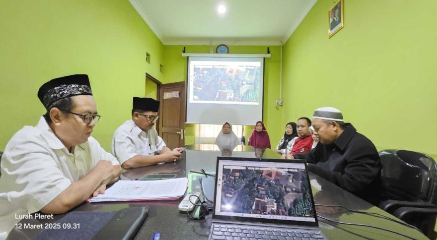 Lurah Pleret Didampingi Jagabaya Pimpin Sidang Turun Waris Tanah Pekarangan di Bedukan